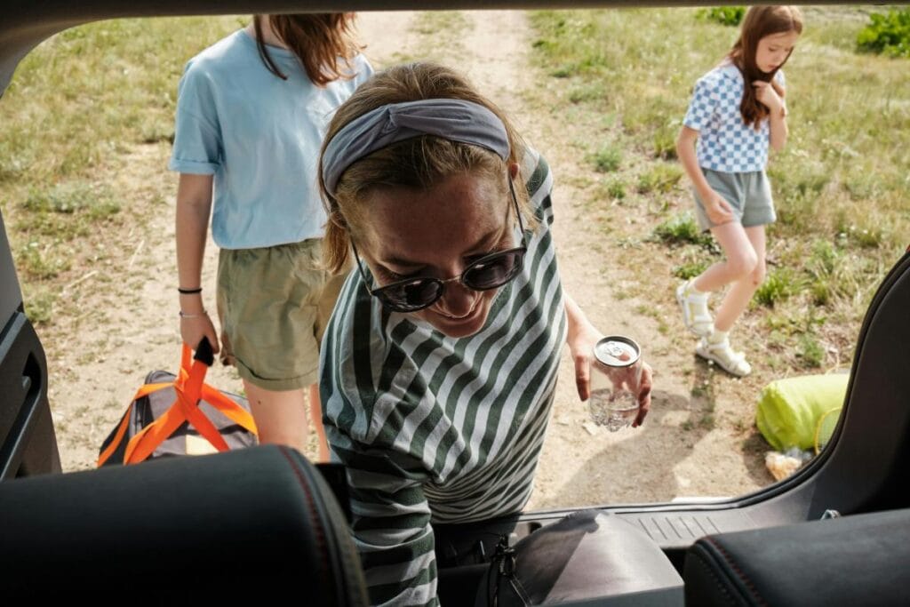 Build a family car emergency kit with must-have supplies, smart storage tips, and simple ways to stay calm, safe, and ready on every trip.