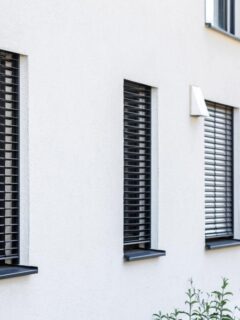 lots of windows with external venetian blinds